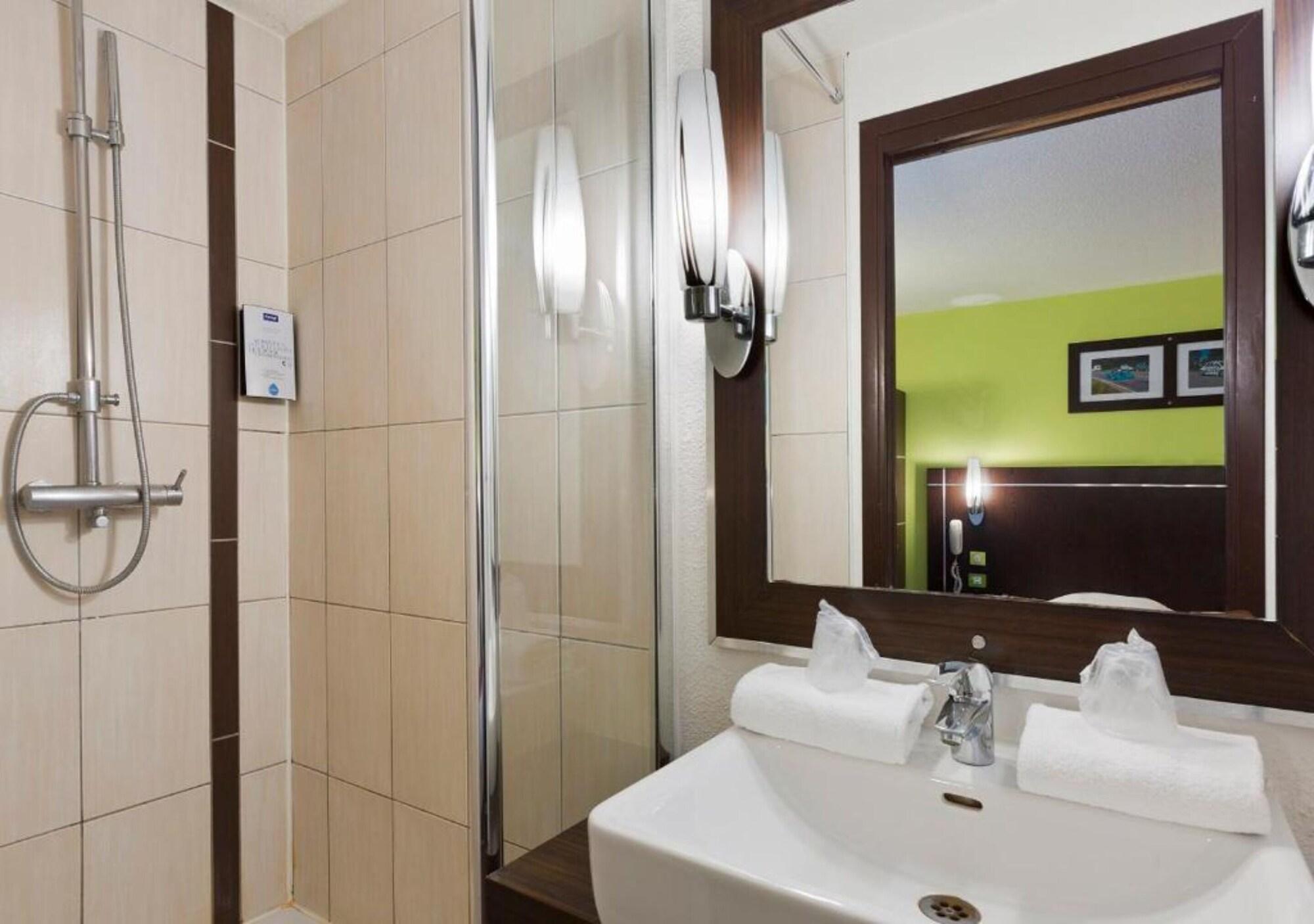 Enzo Hotels Reims Tinqueux By Kyriad Direct מראה חיצוני תמונה