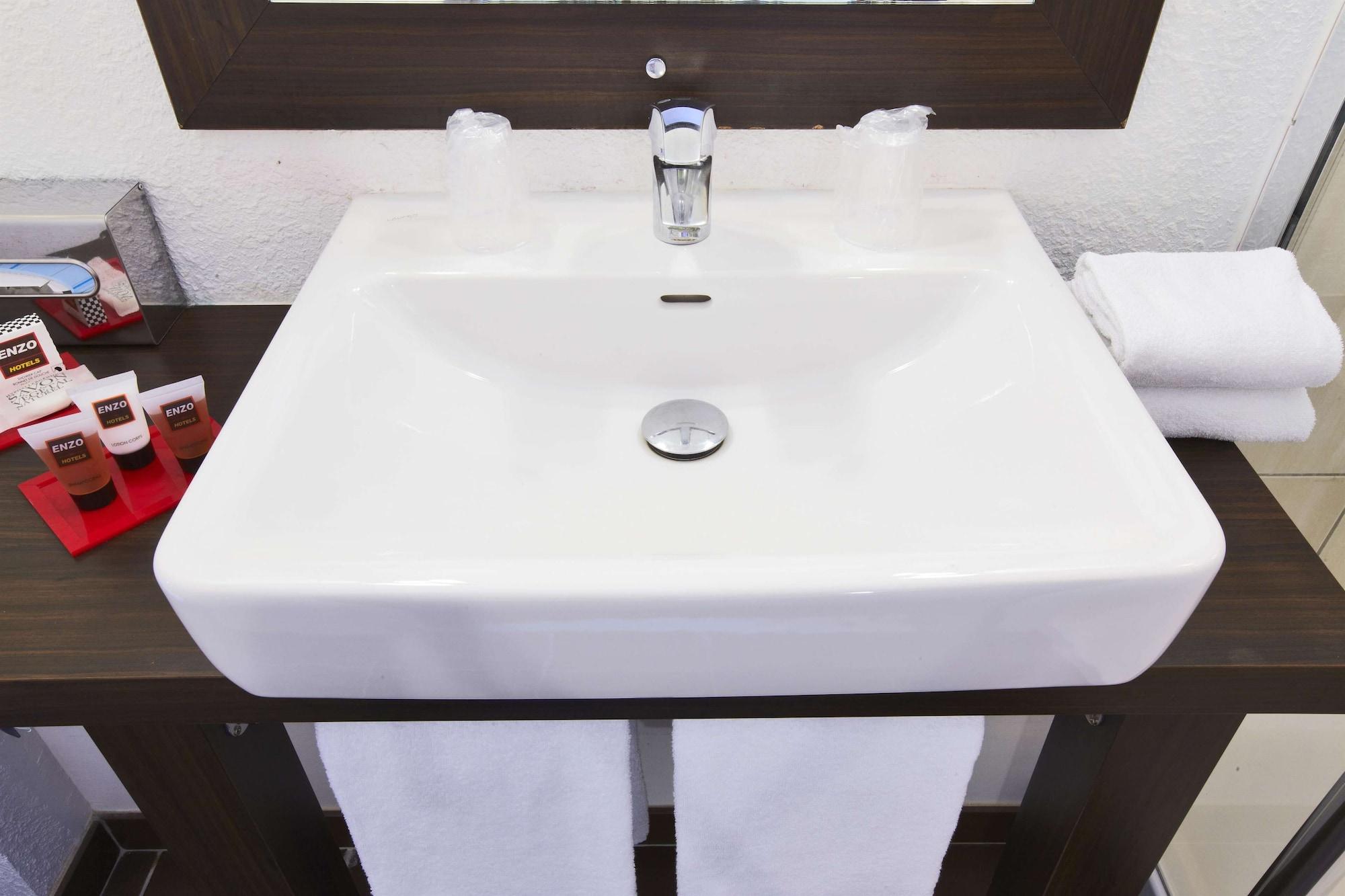 Enzo Hotels Reims Tinqueux By Kyriad Direct מראה חיצוני תמונה