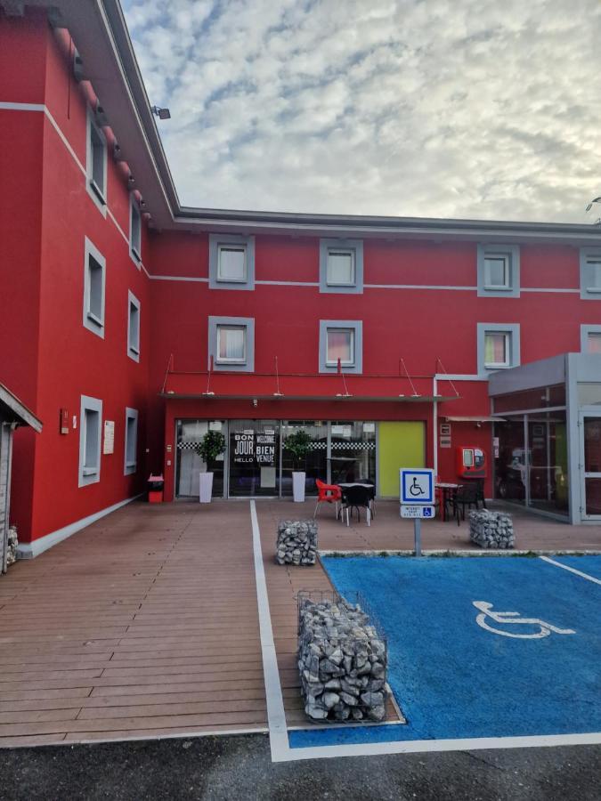 Enzo Hotels Reims Tinqueux By Kyriad Direct מראה חיצוני תמונה